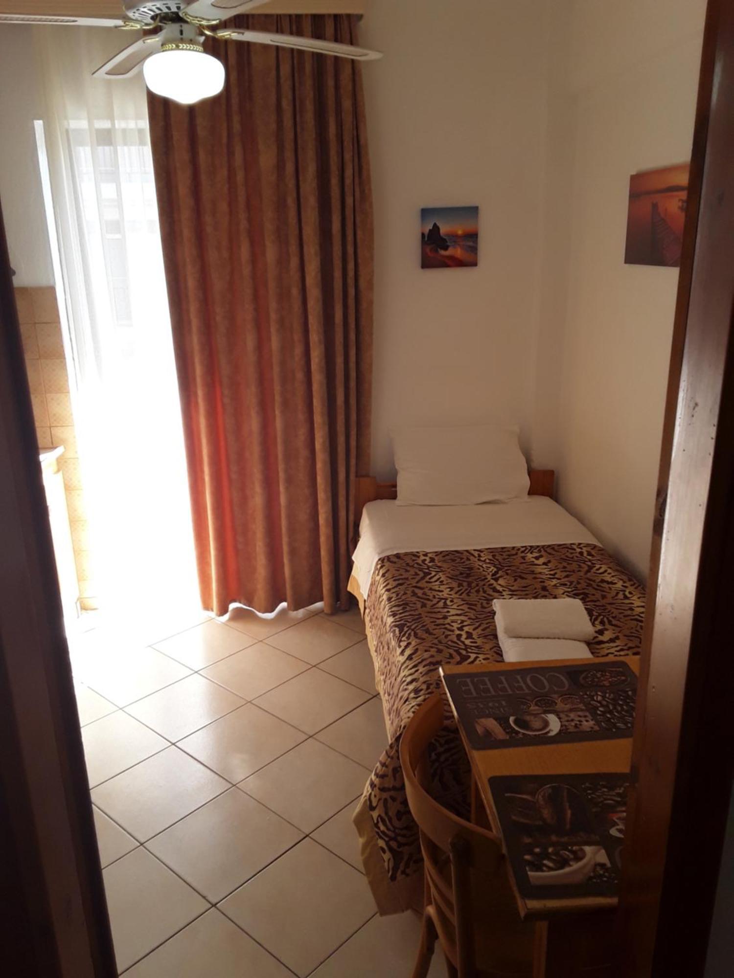Hause Zorbas Aparthotel Paralia Dionysiou Rum bild